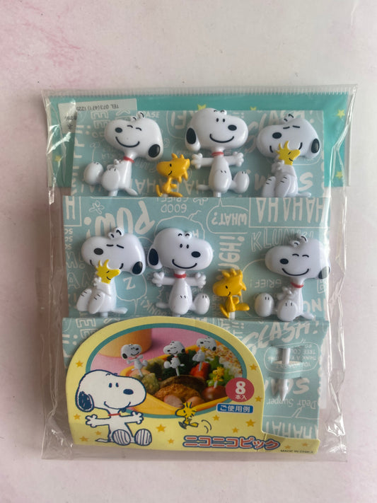 Food picks snoopy